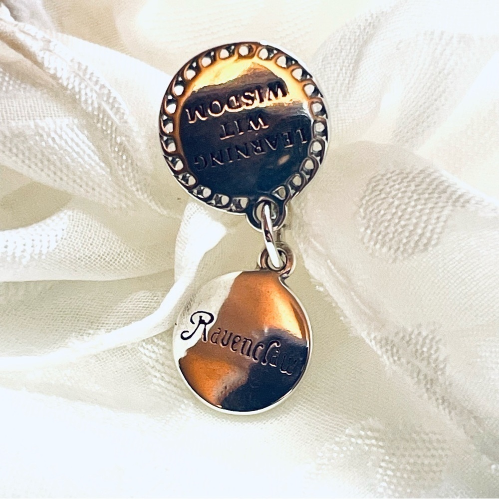 🦅 NWOT Ravenclaw Charm – Harry Potter ✨ - Picture 4 of 12